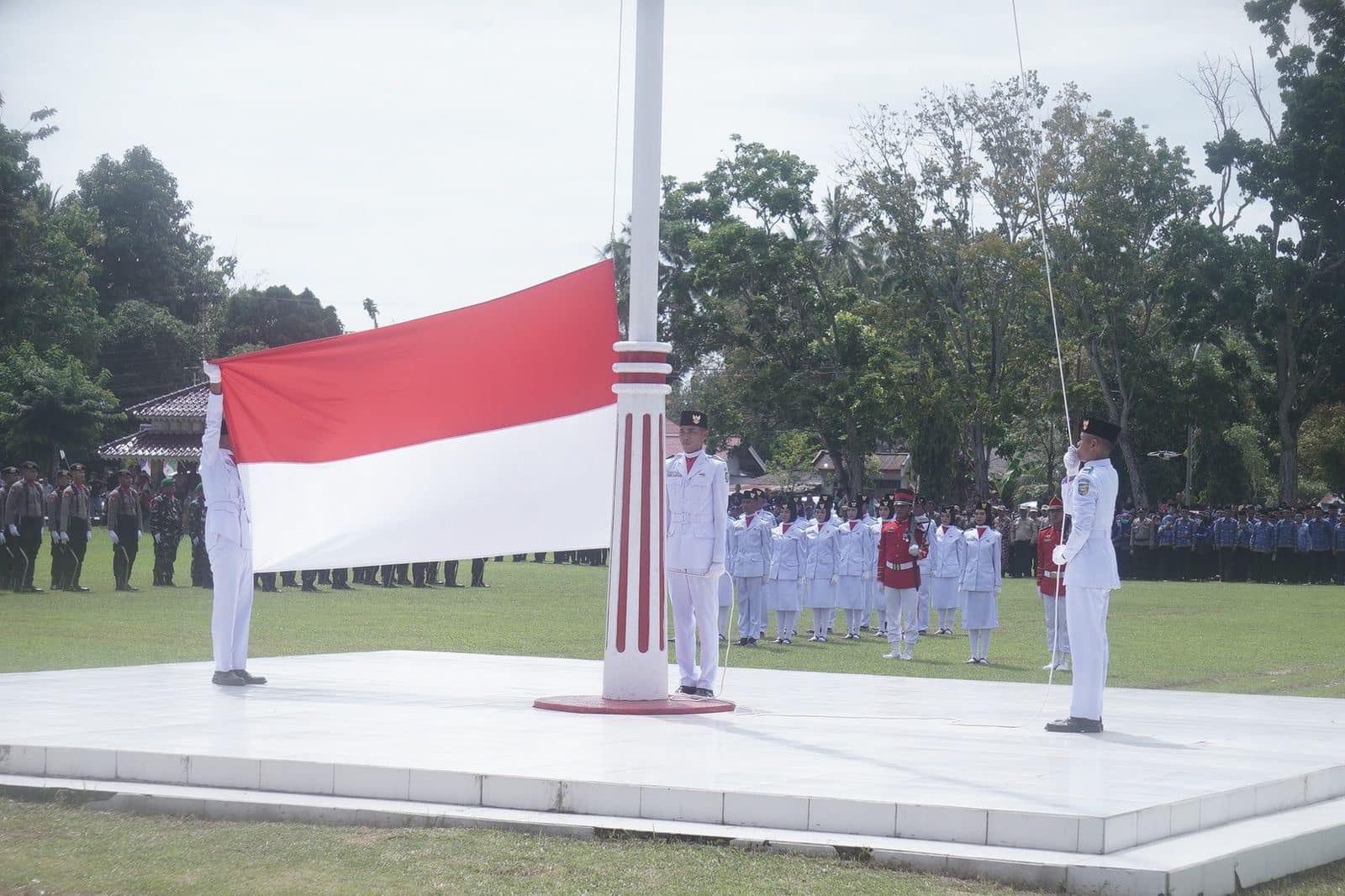 HUT RI Ke 79