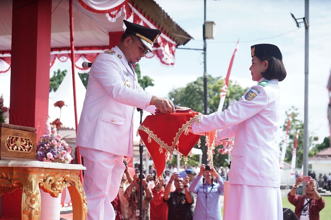HUT RI Ke 79