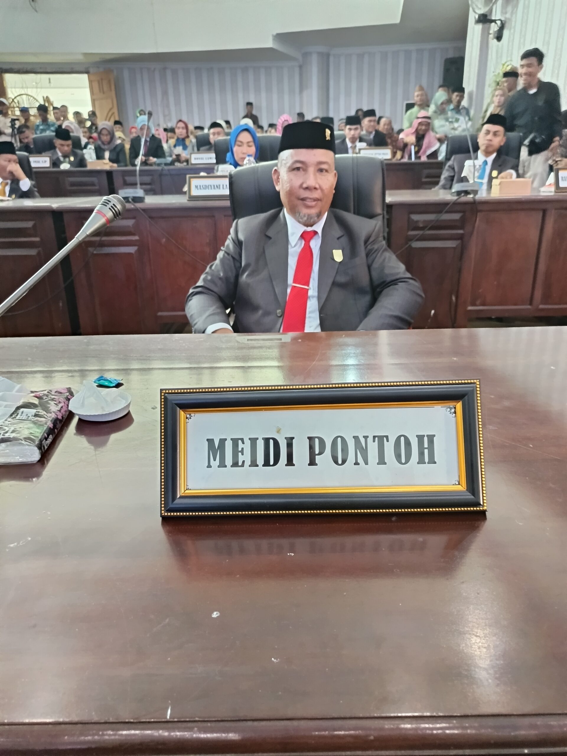 Foto: Anggota DPRD Bolmut Dari PDIP, Meidi Pontoh Resmi Dilantik