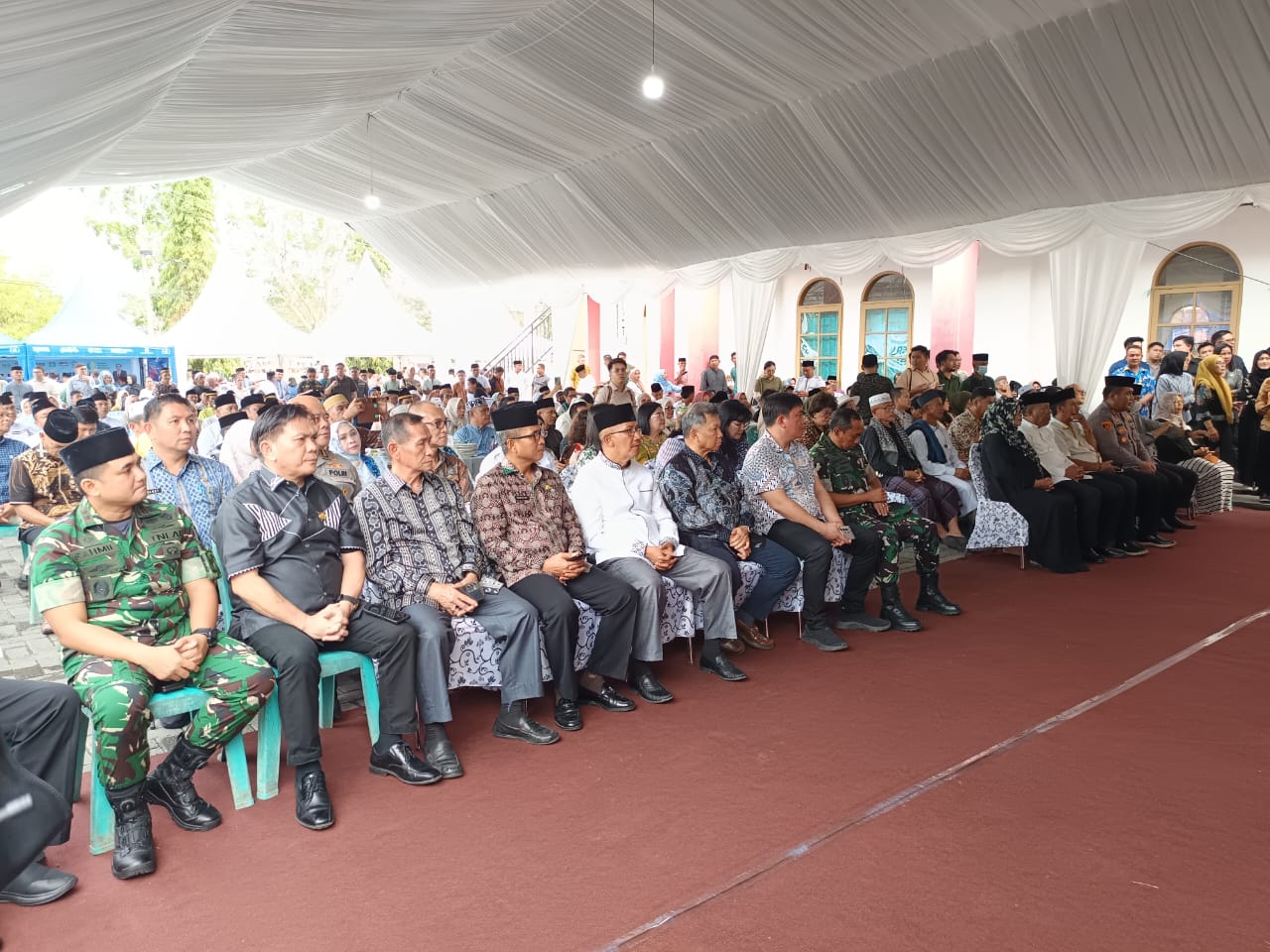 Gubernur Sulawesi Utara, Mayjen TNI (Purn) Yulius Selvanus, SE bersama unsur Forum Koordinasi Pimpinan Daerah (Forkopimda) menggelar Safari Ramadhan 1446 H di Kabupaten Bolaang Mongondow Utara (Bolmut)