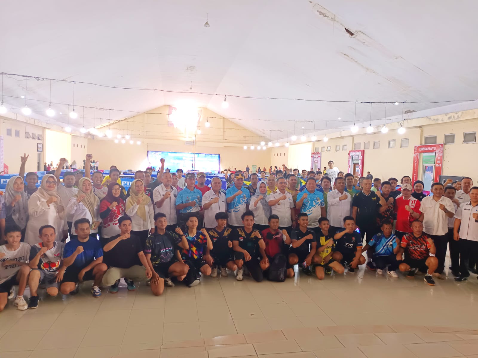 Dalam rangka memeriahkan Hari Ulang Tahun (HUT) ke-18 Kabupaten Bolaang Mongondow Utara (Bolmut), Pemerintah Kabupaten Bolmut menggelar Open Turnamen Tenis Meja Regional Sulawesi yang memperebutkan Piala Gubernur Sulawesi Utara dan Piala Bupati Bolmut.