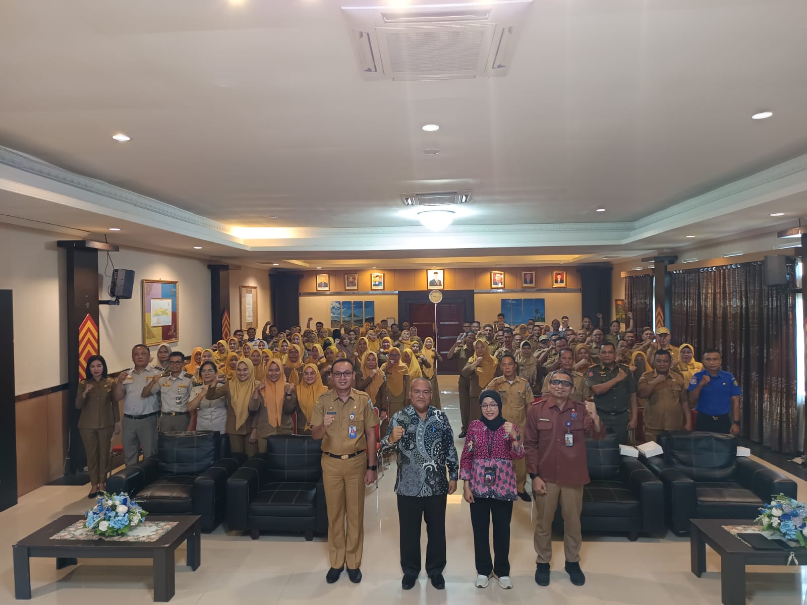 Dalam upaya meningkatkan kualitas dan kapasitas aparatur sipil negara (ASN), Pemerintah Kabupaten Bolaang Mongondow Utara (Boltara) melalui Badan Kepegawaian dan Pengembangan Sumber Daya Manusia (BKPSDM) menggelar Ujian Penilaian Kompetensi berbasis Computer Assisted Competency Test (CACT). Kegiatan ini dipusatkan di Aula A.E. Manihuruk, Kantor Regional XI Badan Kepegawaian Nasional (BKN) Provinsi Sulawesi Utara (Sulut)