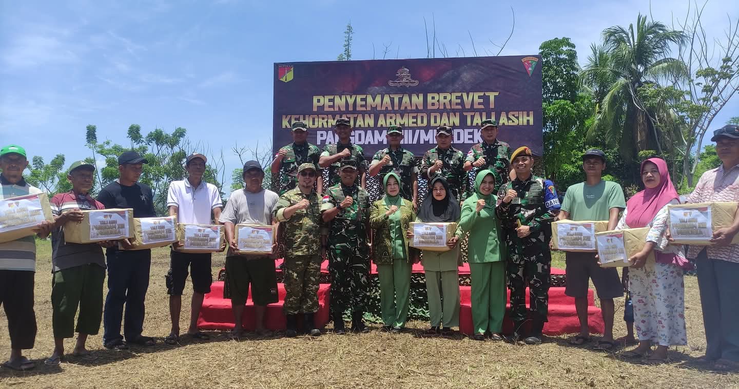 Bupati Kabupaten Bolaang Mongondow Utara (Boltara), Dr. Sirajudin Lasena, SE., M.Ec.Dev menghadiri kegiatan menembak kehormatan senjata berat Yonarmed 19/Bogani yang dilaksanakan di Komando Latihan Yonarmed 19/Bogani, Desa Sangkub,