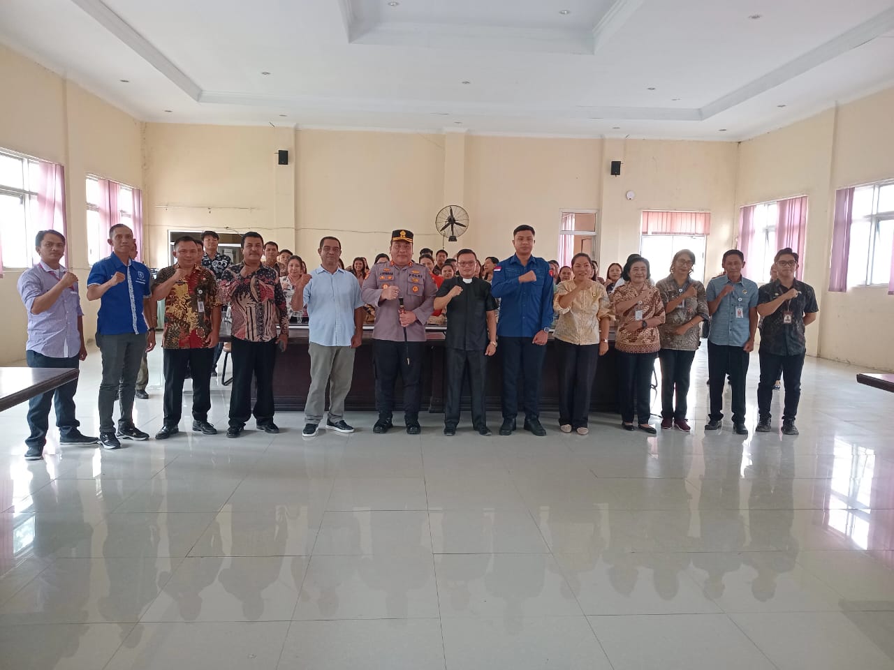 Dalam rangka memohon ridha Allah SWT Tuhan Yang Maha Kuasa demi terciptanya kedamaian, keselamatan, dan keberkahan bagi negeri tercinta, Pemerintah Kabupaten Bolaang Mongondow Utara (Boltara) menggelar kegiatan Zikir dan Doa Bersama untuk Kedamaian Negeri,