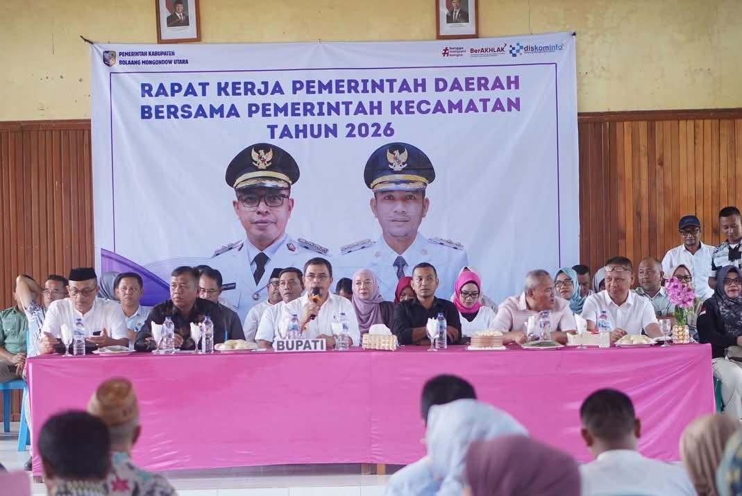 Bupati Kabupaten Bolaang Mongondow Utara (Boltara), Dr. Sirajudin Lasena, SE., M.Ec.Dev., secara resmi membuka Rapat Kerja Pemerintah Daerah bersama Pemerintah Kecamatan dan Desa se-Kecamatan Pinogaluman. Kegiatan tersebut berlangsung di Aula Kantor Camat Pinogaluman,