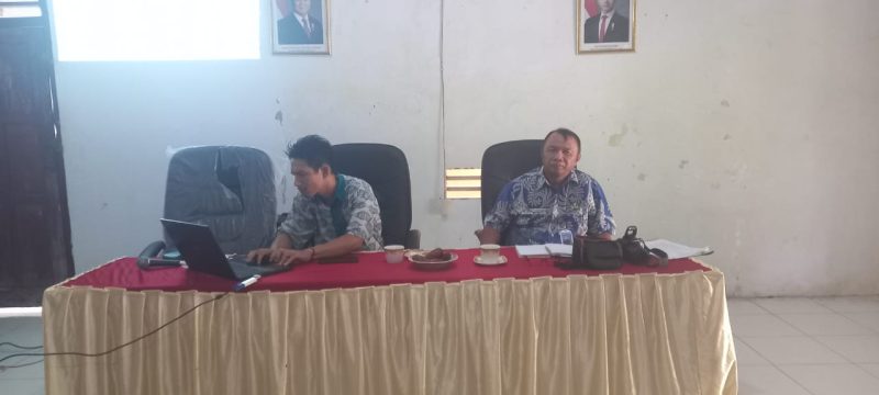 Musdes dipimpin oleh Kaur Keuangan Jebrel makasaehe yang mewakili Kepala desa, bersama ketua MTK Mursalim Damal S.Pd
