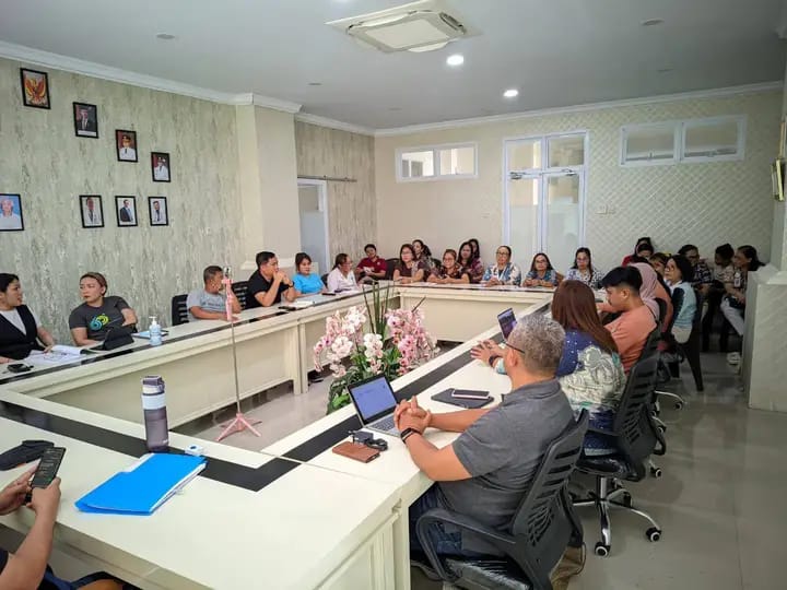 Dalam rangka meningkatkan mutu dan efisiensi pelayanan kesehatan bagi masyarakat Kabupaten Kepulauan Sangihe, UPTD RSUD Liunkendage Tahuna terus mendorong percepatan transformasi digital di lingkungan rumah sakit. Salah satu langkah strategis tersebut diwujudkan melalui kegiatan Sosialisasi Percepatan Implementasi Rekam Medis Elektronik (RME),