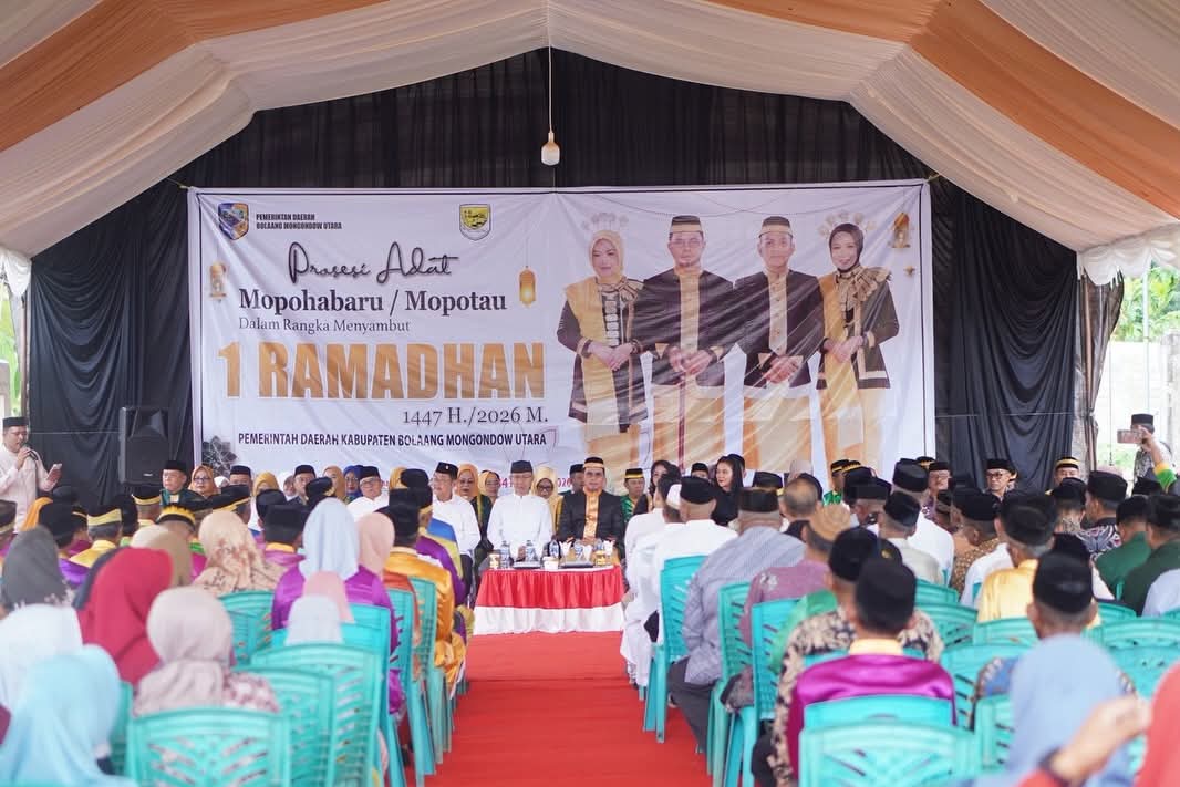 Bupati Kabupaten Bolaang Mongondow Utara (Boltara) Dr. Sirajudin Lasena, SE.,M.Ec.Dev menerima Prosesi Adat Mopohabaru/Mopotau dalam rangka menyambut 1 Ramadhan 1447 Hijriah/2026 Masehi yang dilaksanakan oleh Aliansi Lembaga Adat Kabupaten Boltara, bertempat di kediaman Bupati Boltara