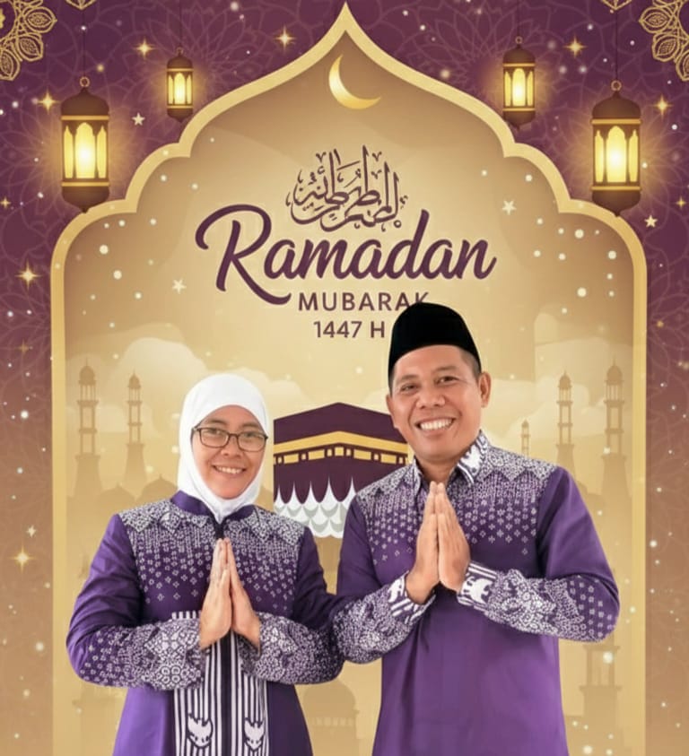 Ketua BTM Masjid Imaduddin Bahu
H. Masruru Salele Bersama Ibu Hj Yatima Tinungki