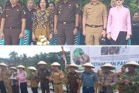 Bupati Kabupaten Kepulauan Sangihe  Michael Thungari dan Kajati Sulut Jacob Hendrik Pettilohy serta Forkompinda melakukan penanaman bibit cabai.
