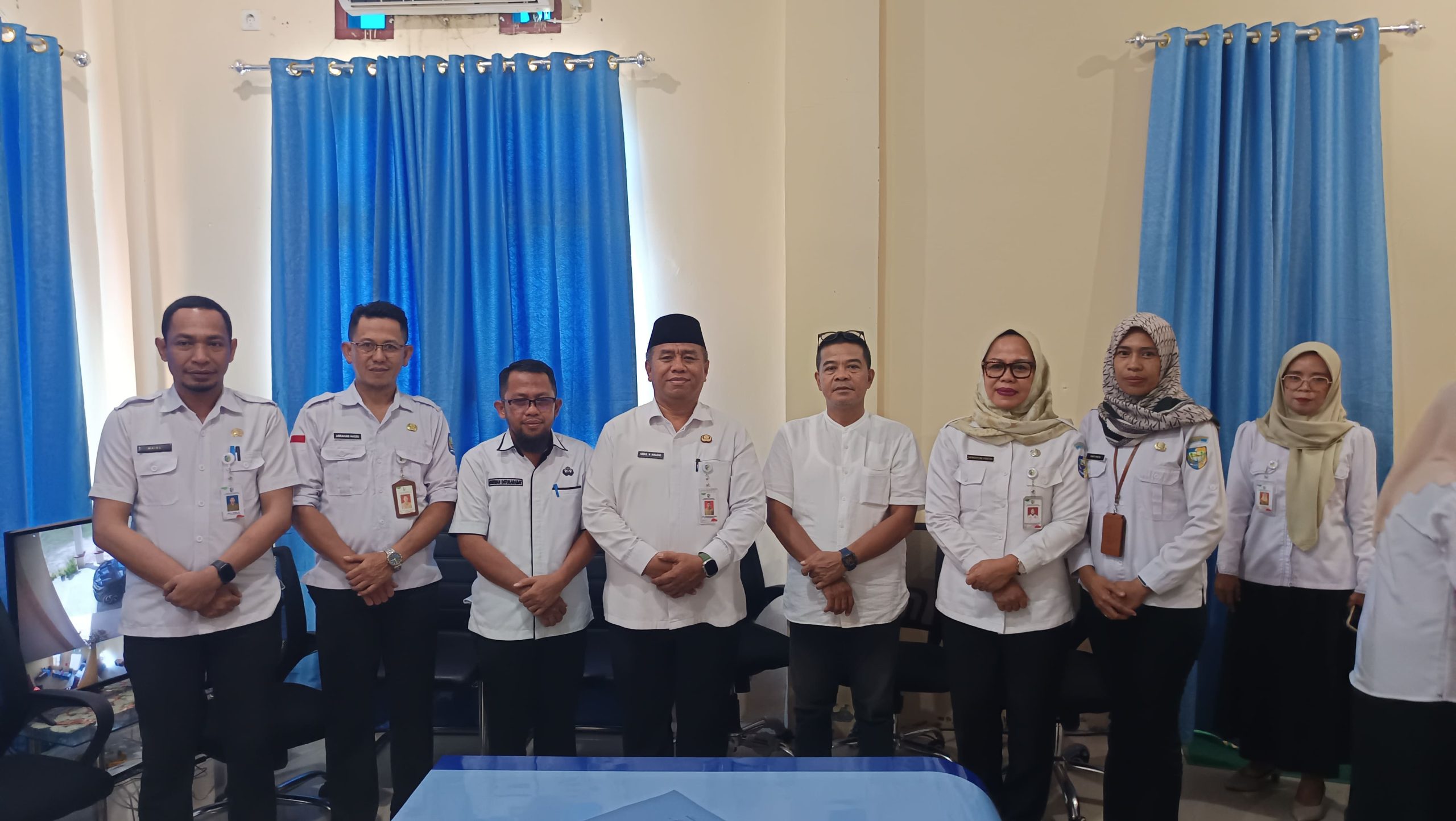 Serah terima jabatan (Sertijab) di lingkungan Dinas Komunikasi dan Informatika (Kominfo) Kabupaten Bolaang Mongondow Utara (Boltara) berlangsung penuh makna, menandai transisi kepemimpinan dari Plt sebelumnya kepada pejabat definitif yang baru.