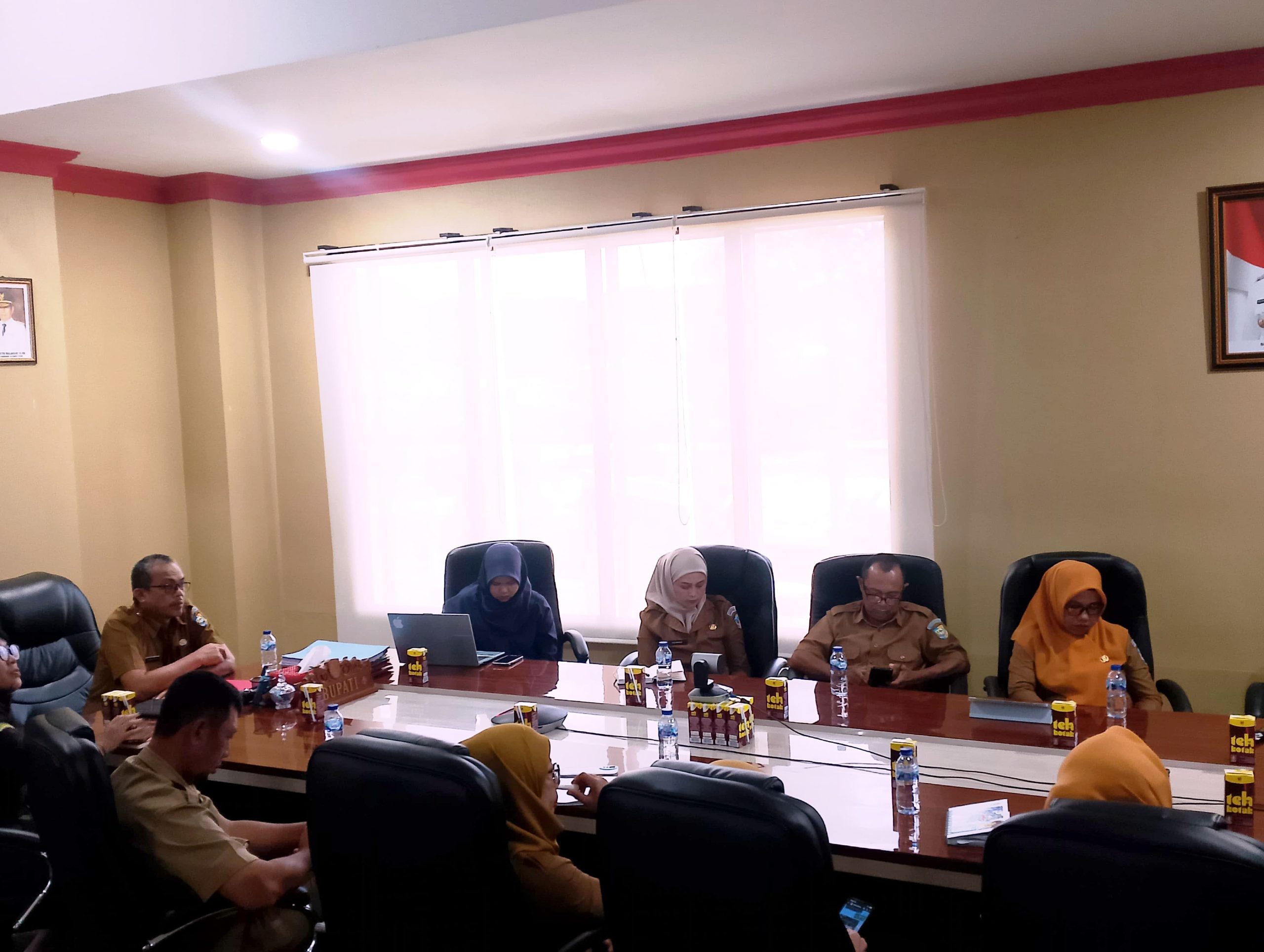 Pemerintah Kabupaten Bolaang Mongondow Utara (Boltara) mengikuti Rapat Koordinasi (Rakor) Pengendalian Inflasi Daerah yang diselenggarakan oleh Kementerian Dalam Negeri (Kemendagri) secara virtual melalui video conference (vicon)