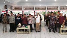 Kepala Kantor Kementrian Agama Sangihe H Kusnadi Bersama dengan FKUB