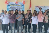 Camat Tabukan Utara, Pj Kapitalaung Kampung Bahu, Panitia Pemilihan Kapitalaung bersama dengan kedua Calon Kapitalaung Kampung Bahu, serta Ketua MTK bersama Anggota serta jajaran perangkat kampung bahu