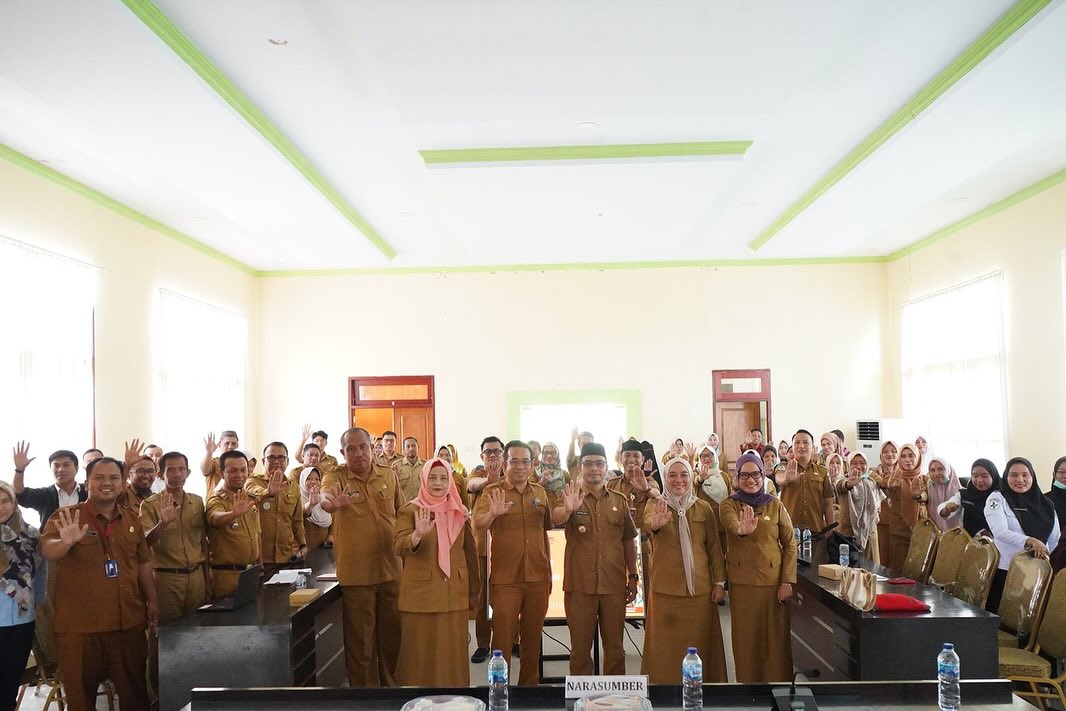 Foto istimewa Pj Bupati Bolmut Sirajudin Lasena bersama Pimpinan OPD dan satgas stunting