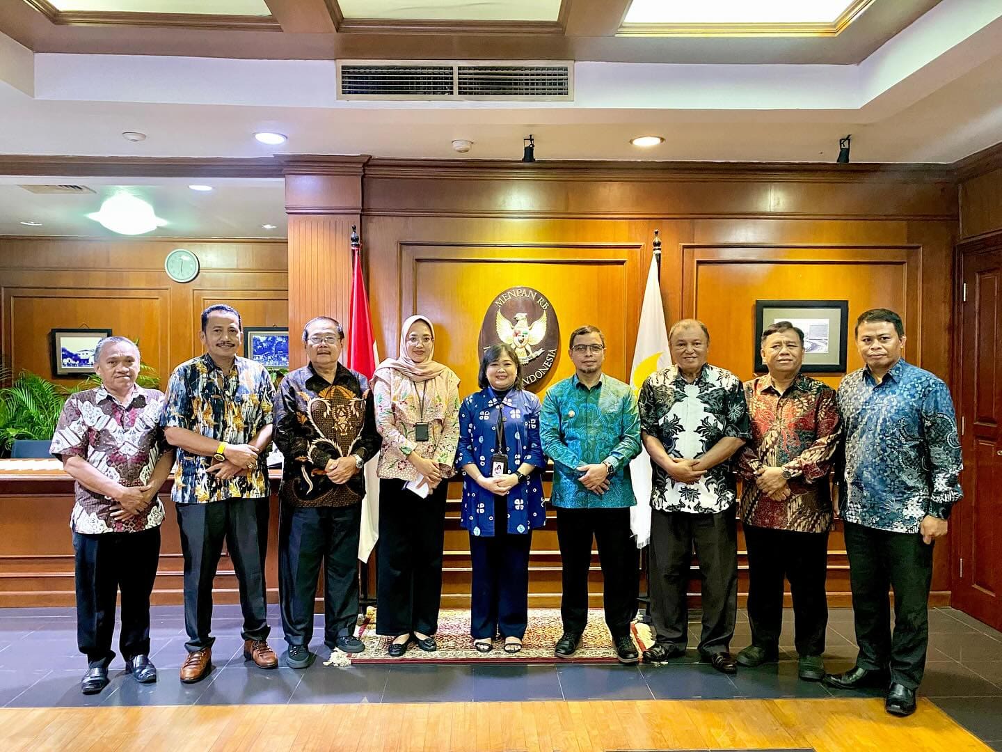 Foto istimewa Pj Bupati Sirajudin Lasena bersama Forkopimda, Pimpinan DPRD Bolmut dan Kemenpan-RB
