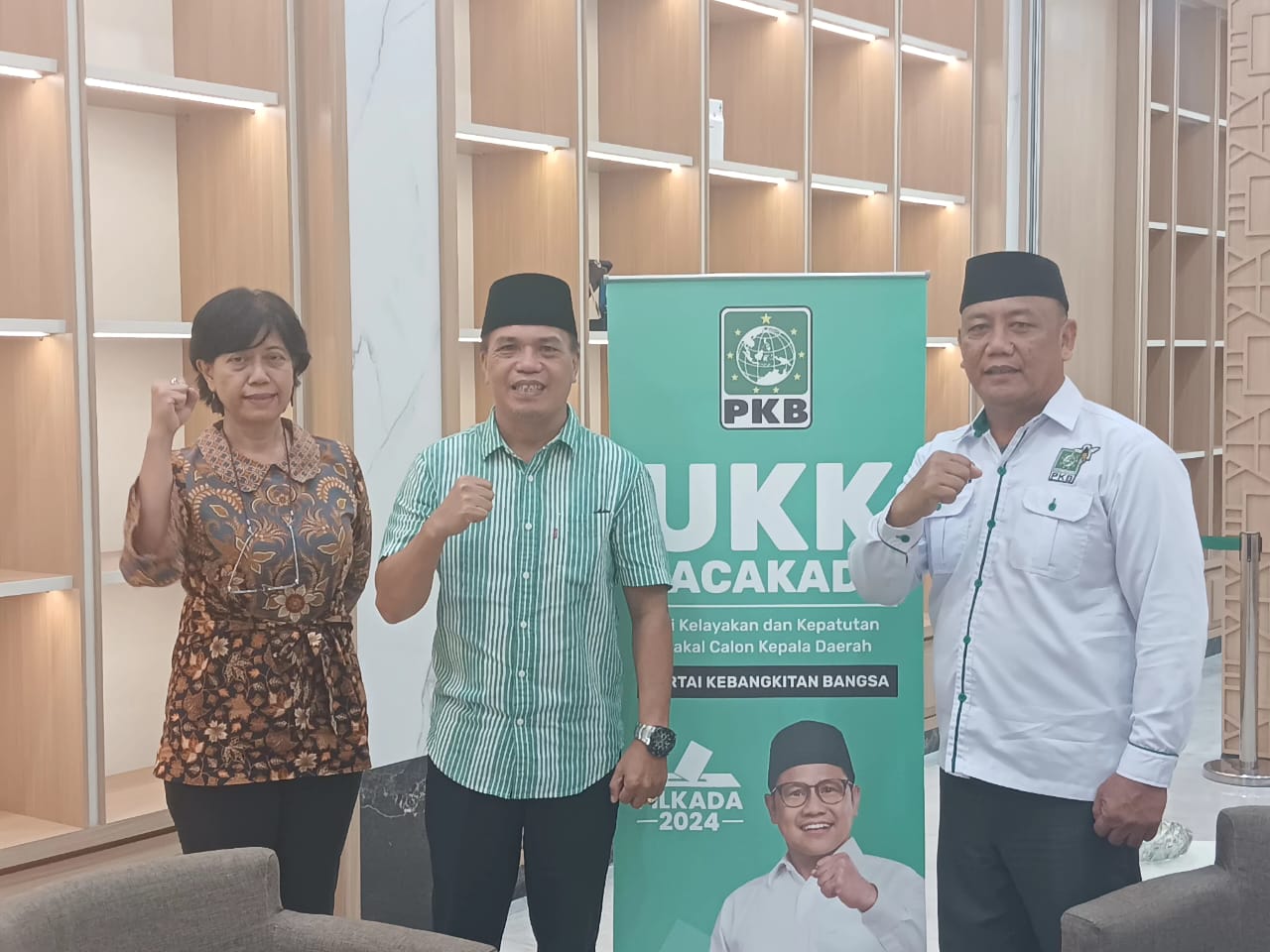 Foto Tim Desk Pilkada DPP PKB Dita Indah Sari bersama Bacakada Suriansyah Korompot dan Bacawakada Ramses Rizal Sondakh