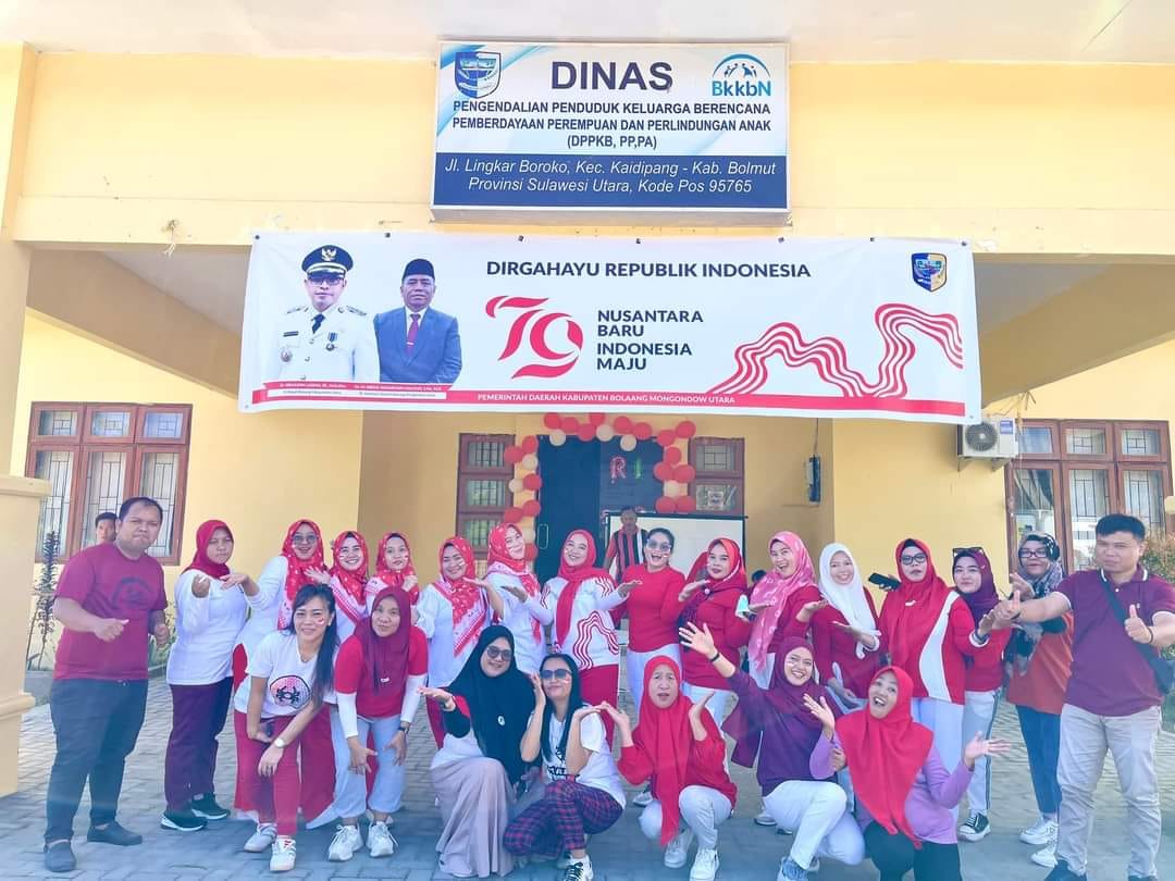 Kepala Dinas PPKBPPPA Bolmut Yani Lasama bersama jajaran