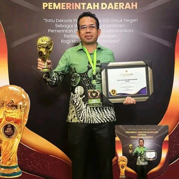 Dinas Kesehatan Bolmut Raih Penghargaan Universal Health Coverage 