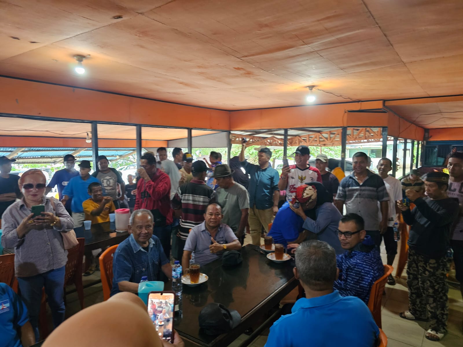 Antusiasme warga menjemput HD-RP diperbatasan Bolmong-Bolmut