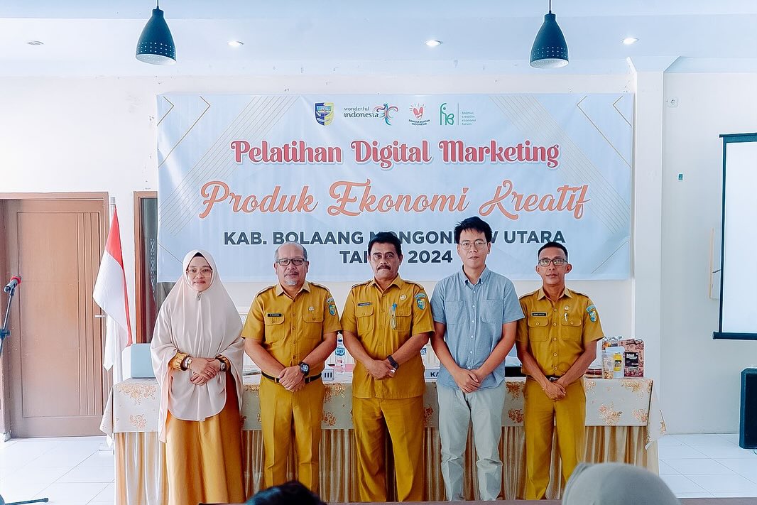 Foto: Asisten Bidang Administrasi Umum,  Kepala Dinas Pariwisata Bolmut, Brayend Christoper Tambanua selaku Pemateri