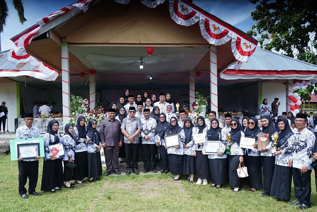 Foto: Pj Bupati Bolmut beserta forkopimda dan guru