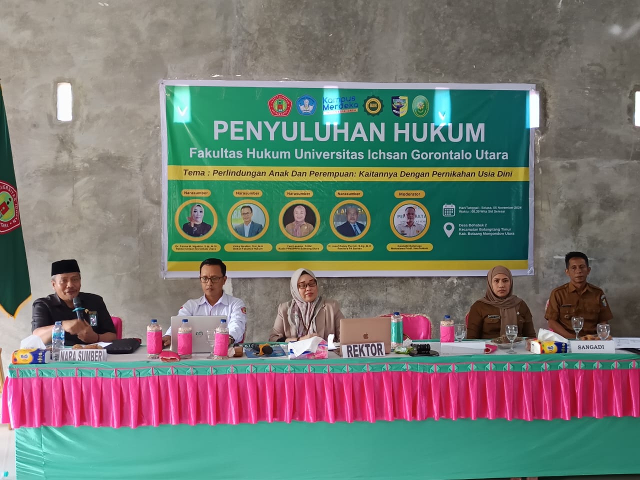 Foto: narasumber di kegiatan penyuluhan hukum oleh fakultas hukum unisan gorut