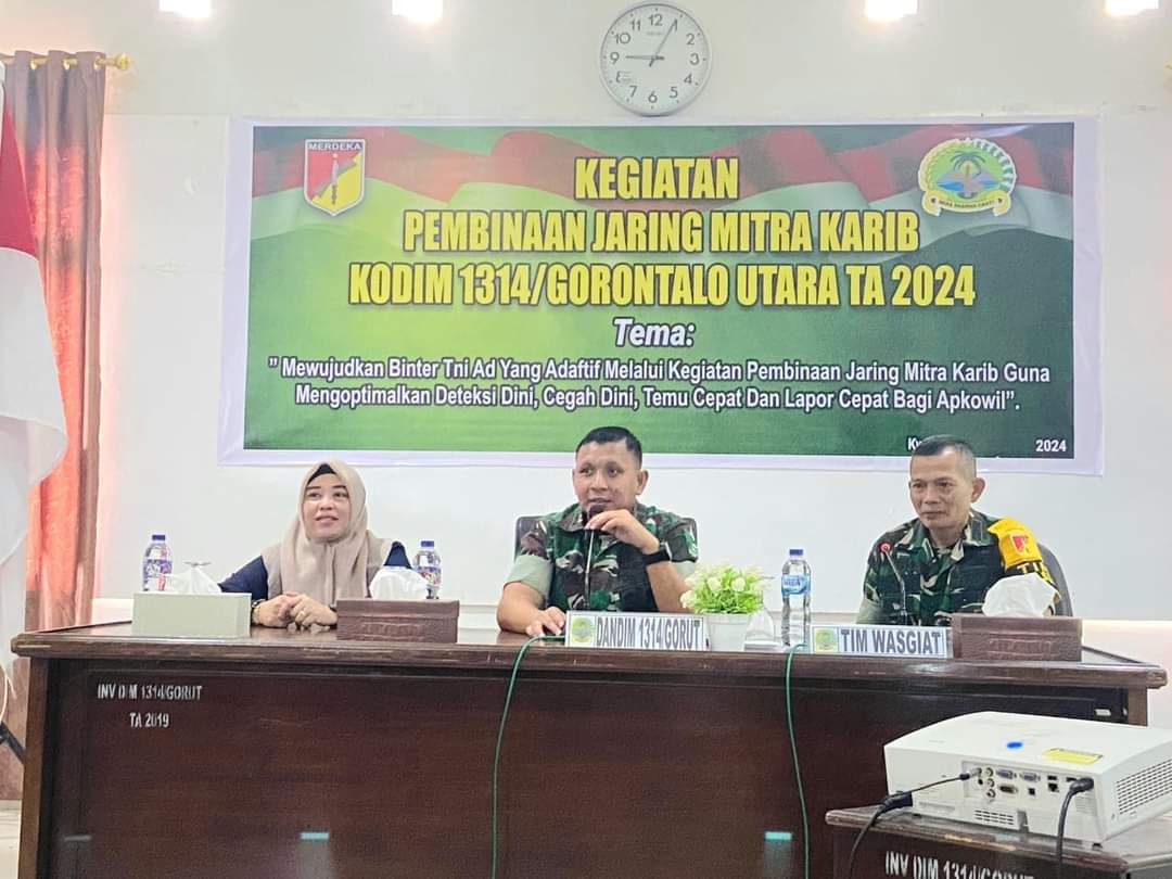 Foto : Rektor UIGU Dr. Fatma M. Ngabito dan Dandim 1314 Gorontalo Utara, Letkol Inf Rayner D.R Wajong 