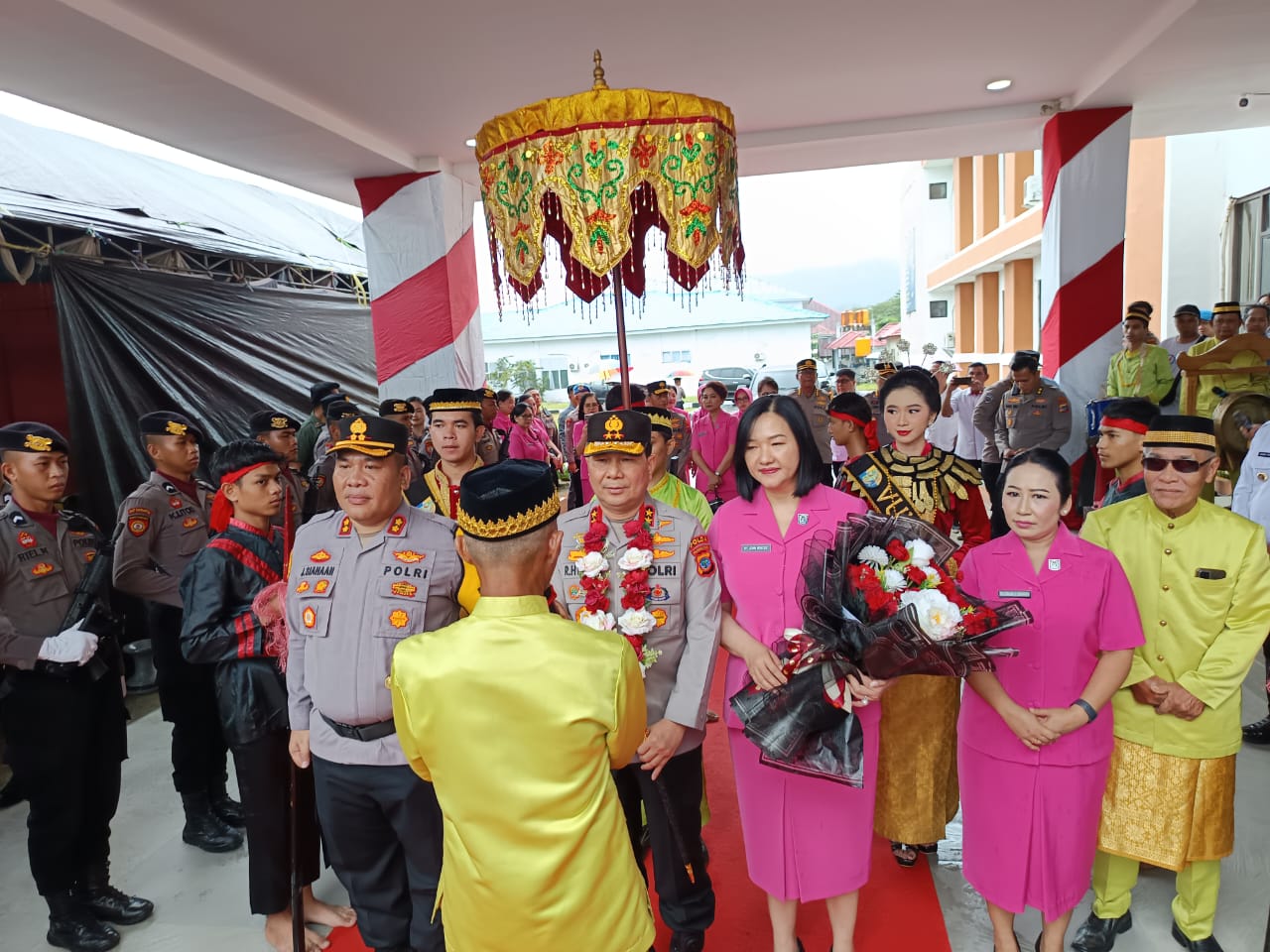 Kunker Kapolda Sulut diterima secara adat