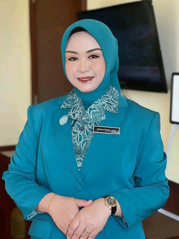 Foto Ketua TP PKK Bolmut Ny. Ening Sutrisni Sirajudin Lasena-Adam
