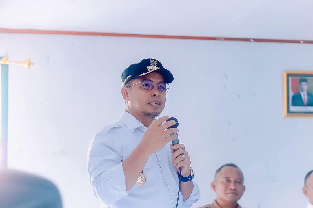 Bupati Bolmut Dr. Sirajudin Lasena
