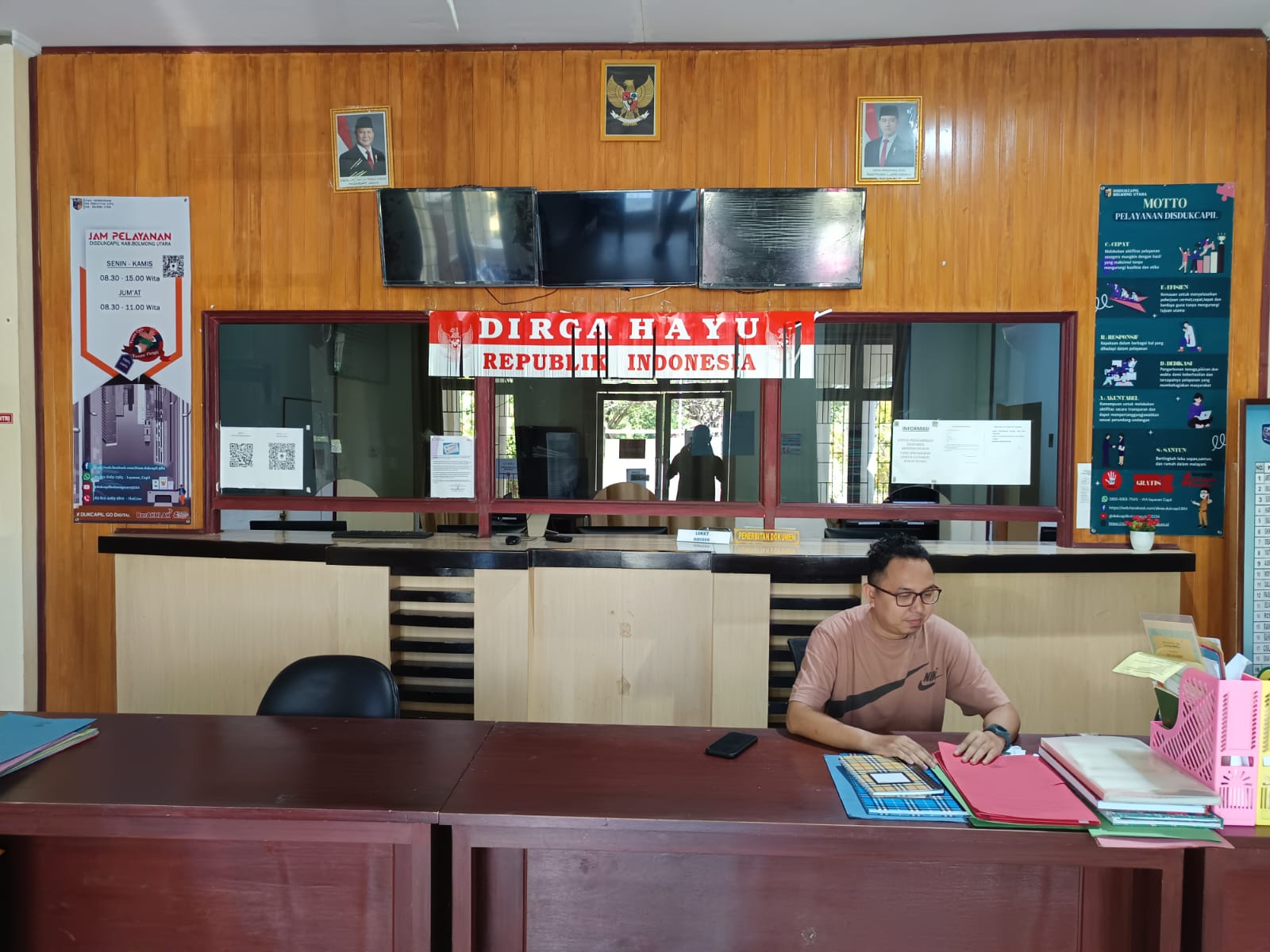 Dukcapil Bolmut tetap buka pelayanan