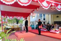 Bupati Bolmut Dr. Sirajudin Lasena bertindak sebagai inspektur upacara peringatan Hari Kartini