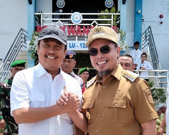 Menteri Kelautan dan Perikanan Ir. Sakti Wahyu Trenggono bersama Bupati Bolmut Dr. Sirajudin Lasena
