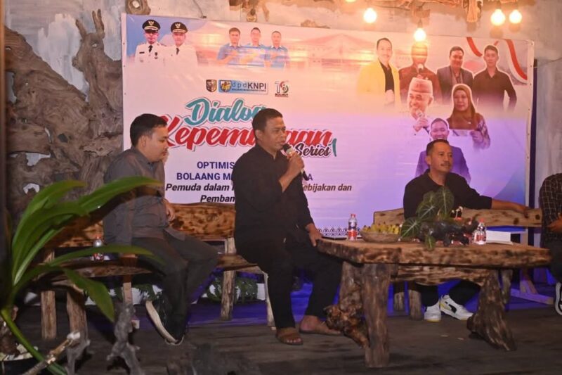 Supriadi Goma, bertindak sebagai salah satu narasumber dalam Dialog Kepemudaan