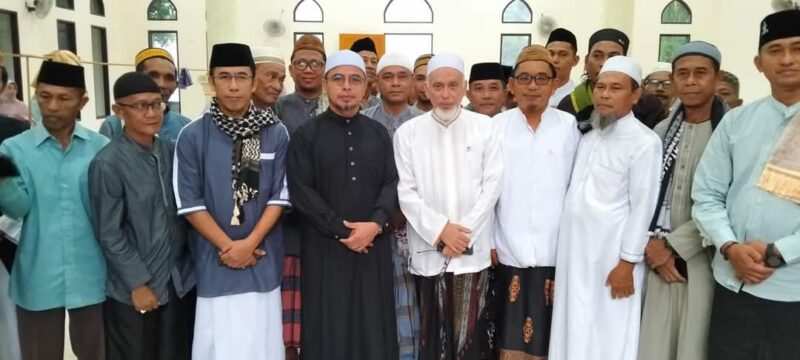 Habib H.S Ali Bin Muhammad Ali Jufri bersama Bupati Bolmut beserta jajaran dan masyarakat Sangkub I