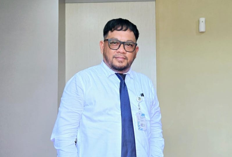 Kepala Bagian Umum Setda Bolmut, Reymond Patadjenu