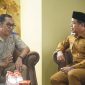 Bupati Boltara nampak berdiskusi dengan Kepala Kantor Pertanahan