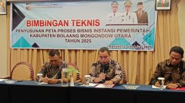 Bupati Boltara Dr. Sirajudin Lasena, Kabag Organisasi Supriadi Goma dan Kabag SDM Dr. Saeroji