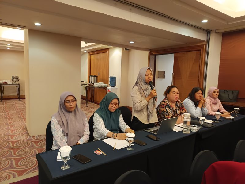 Salah satu peserta bimtek Meigy Eva Tone, perwakilan RS Pratama Bintauna memberikan saran strategis