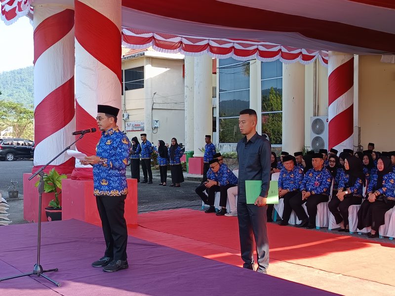 Bupati Boltara Dr. Sirajudin Lasena saat memberikan sambutan di Apel Korpri yang dirangkaikan dengan peringatan hari koperasi ke-78