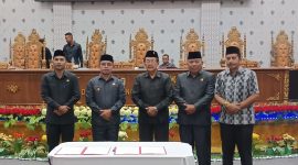 Bupati Boltara Dr. Sirajudin Lasena di dampingi Wakil Bupati Moh. Aditya Pontoh bersama Pimpinan DPRD Boltara
