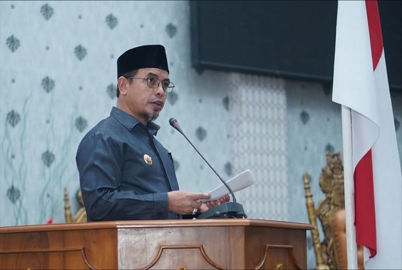 Bupati Boltara, Dr. Sirajudin Lasena saat memberikan sambutan di rapat paripurna bersama DPRD Boltara terkait KUA-PPAS Tahun 2026