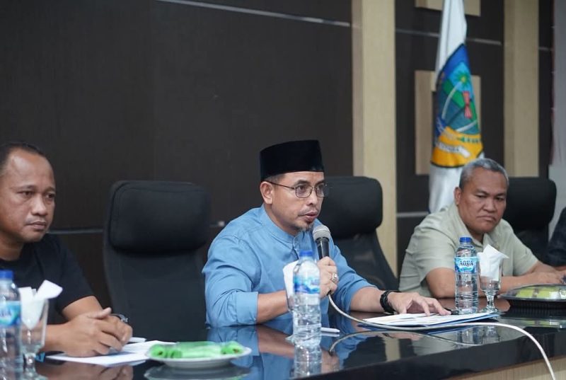 Bupati Boltara, Dr. Sirajudin Lasena (tengah), Kepala BPKPD, Nul Akim (kiri), Assisten II, Abd. Muto dg. Mulisa (kanan) 
