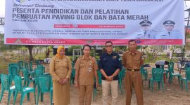 Kepala Dinas Nakertrans Boltara, Abdul Muis Suratinoyo bersama jajaran Sekretaris dan Kabid, dan Mitra kerja CV. Reza Mitra Abadi, Ikbal Arifin Djide