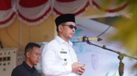 Bupati Boltara, Dr. Sirajudin Lasena bertindak sebagai Inspektur Upacara pada peringatan Hari Kesehatan Nasional (HKN) ke-61 tingkat Kabupaten