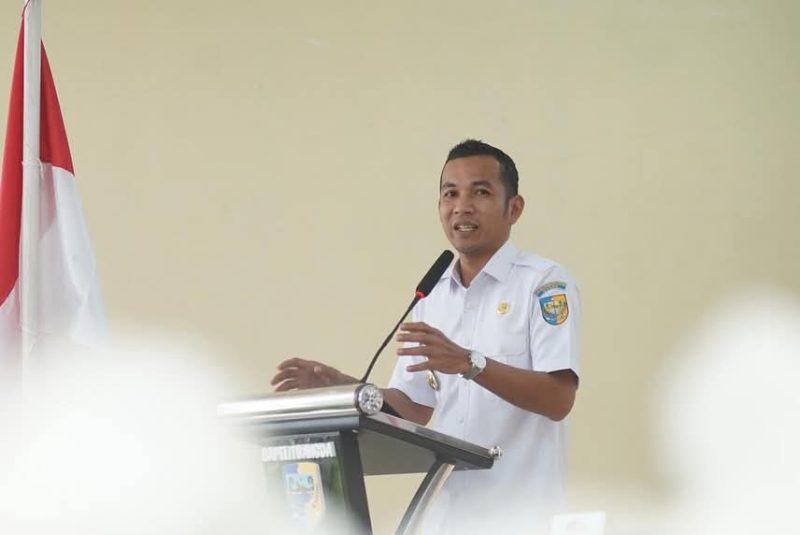Wakil Bupati Boltara, Moh. Aditya Pontoh saat membuka secara resmi kegiatan Focus Group Discussion (FGD) Penyusunan Dokumen Rencana Penanggulangan Kemiskinan Daerah Tahun 2025, yang digelar di Aula Badan Perencanaan, Penelitian, dan Pengembangan Daerah (Bapelitbangda) Kabupaten Boltara 
