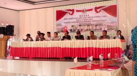 Anggota DPRD Boltara Dapil I, dan pemateri di reses yang meliputi Kecamatan Kaidipang dan Kecamatan Pinogaluman, melaksanakan kegiatan Reses Tahun 2025 di Balai Pertemuan Umum BUMDES Desa Tombulang Pantai, Kecamatan Pinogaluman