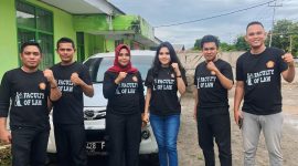 Mahasiswa Ekstensi Fakultas Hukum Universitas Ichsan Gorut Kelas Pengembangan Bolaang Mongondow Utara, dari Kiri Mardan, Fajri, Nhia, Eghi, Ipang, Awal. 