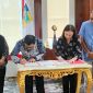 Bupati Boltara, Dr. Sirajudin Lasena dan Kepala BPJS Kesehatan Boltara, Maria Meidy Lumi teken Perjanjian Kerja Sama (PKS). 